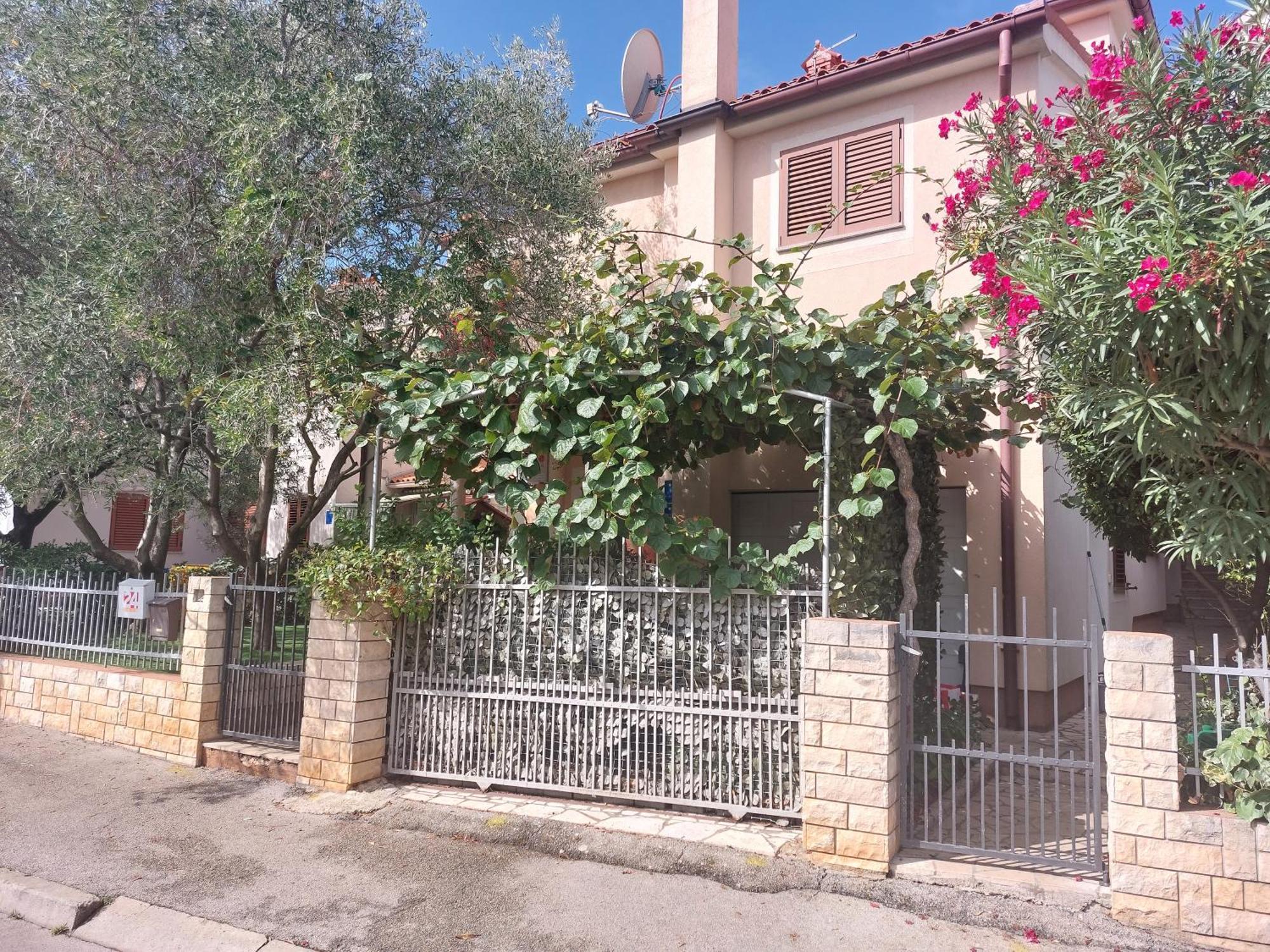 Apartments Asterix Pula Exterior foto